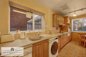 Kitchen- click for photo gallery